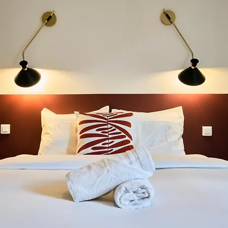 3 Bedroom House With Courtyard Close To Lille 4* La Madeleine (Nord)