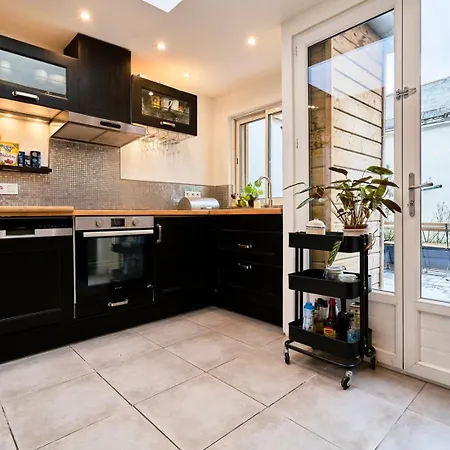 3 Bedroom House With Courtyard Close To Lille *